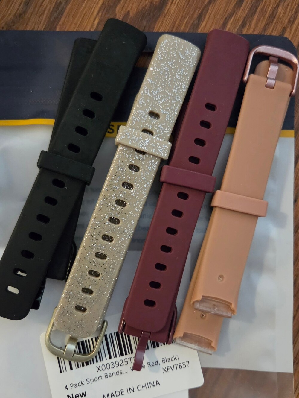 Fitbit Luxe Accessory Bundle: 4 Silicone Bands + 3 Bumper Screen Covers